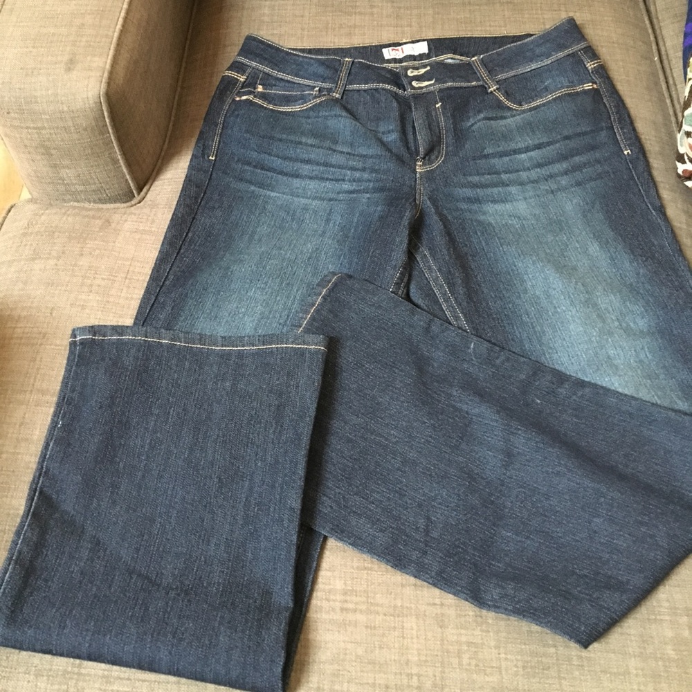 NWOT:  LEI Sophia Hipster Jeans 🌻